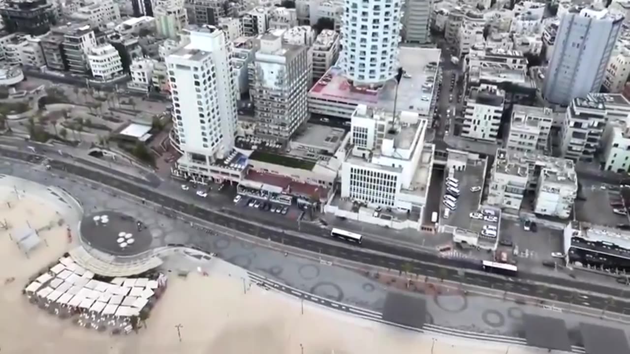 art installation has appeared on a Tel Aviv beach