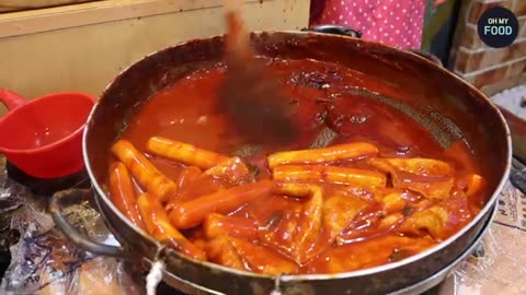 “BTS Keeps Visiting This Legendary Tteokbokki Spot! The Street Food Icon Everyone Must Try!