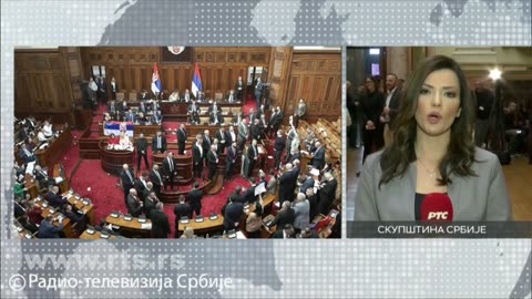 Srbský parlament prvú schôdzu jarnej schôdze začal kontroverzne, opozícia žiada predčasné voľby