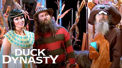 The Robertsons' SCARIEST Halloween Costumes (Season 4) | Duck Dynasty