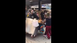 🚨Illegal street vendors in Queens. CRAZY! "Everybody fighting over money." "The Mexicans are fighting now!"