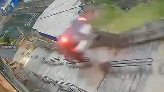 Pierde el control del coche debido a un dolor de cabeza