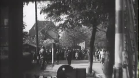 MURDER INC, GARDELEG... - MURDER INC, GARDELEGEN, GERMANY ; CIVILIANS RETURN TO THEIR - 111-adc-4209