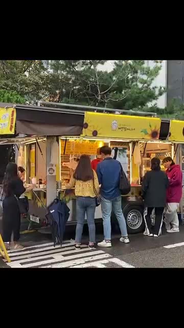 This Happened in the City Center?! Customers Shocked by This Tteokbokki Shop