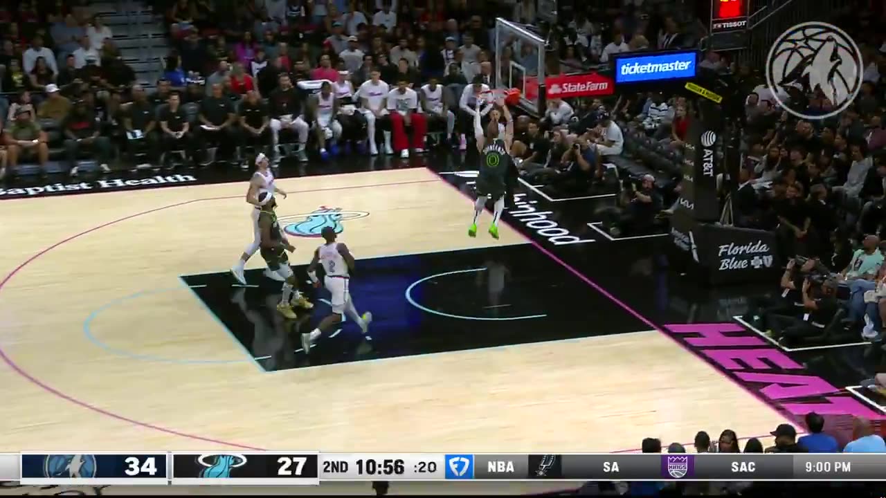 Minnesota Timberwolves - GET UP DONTE. 💪