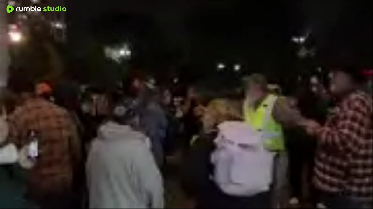 LIVE from the Portland ICE facility