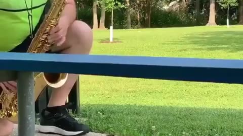 the man who practiced his saxophone every morning in the park and got a rare fan.. 🐿️😅