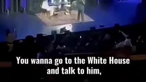 Kamala Harris Heckled By Her Own Side During Book Tour (VIDEO)