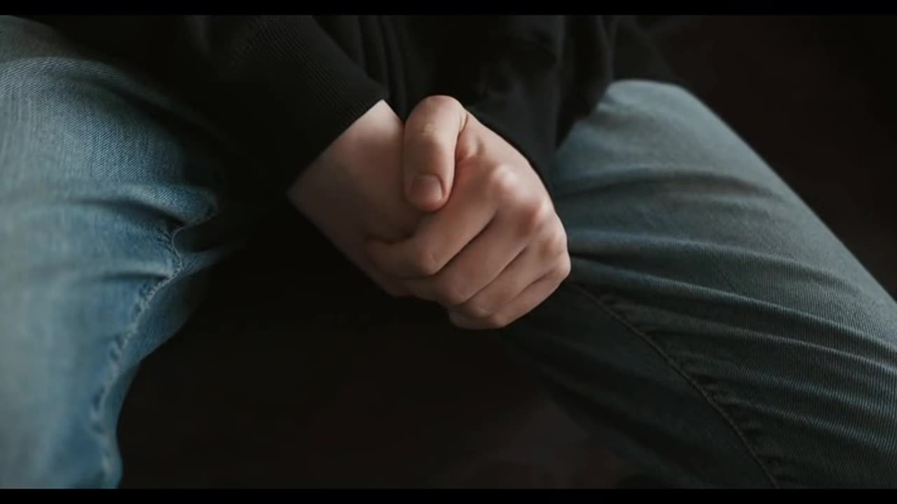 Slnko ma ťahá do tmy, za vlasy