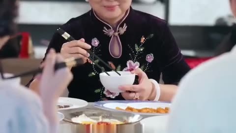 Tổng tài ngạc nhiên phát hiện điều này từ vợ