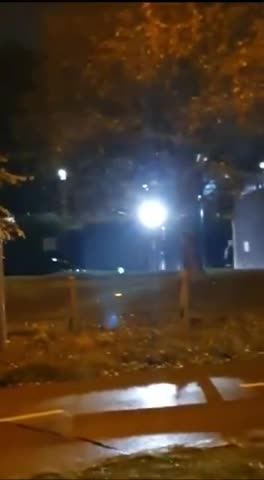 Hundreds of migrants arrive in Ireland at night