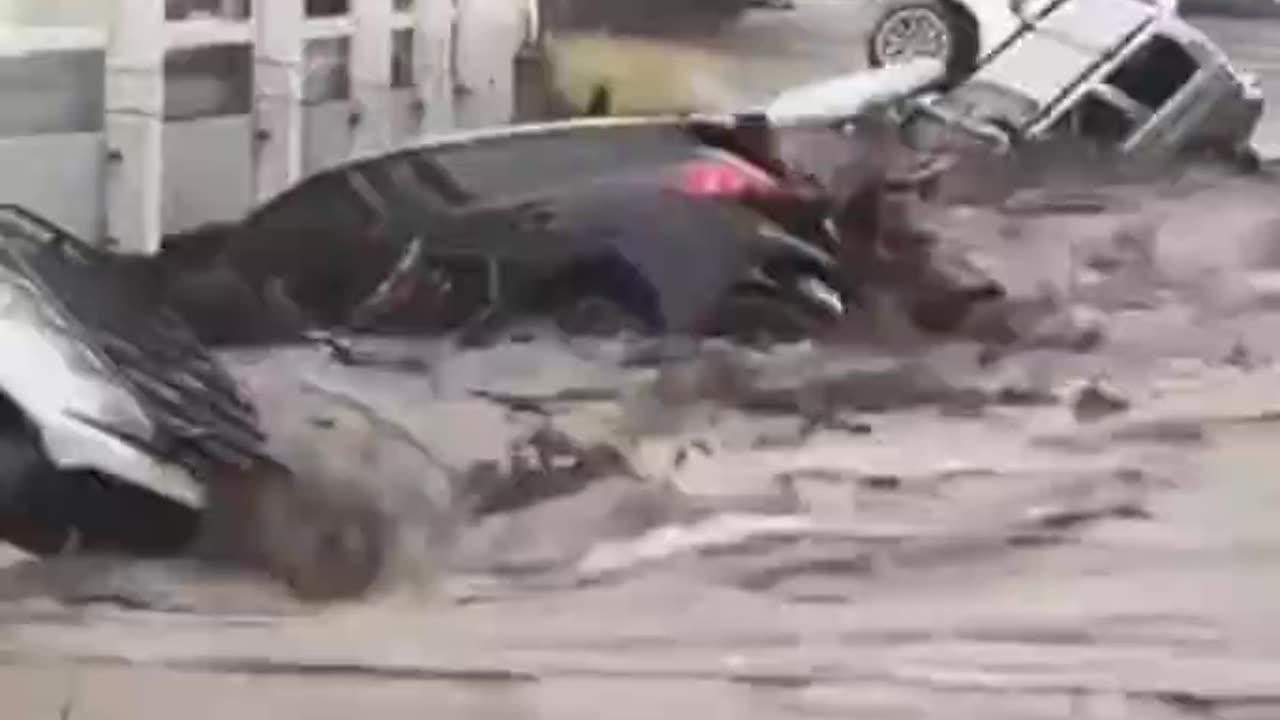 Massive flash flooding from Lorne to Wye River in Victoria, Australia 🇦🇺 (15.01.2026)