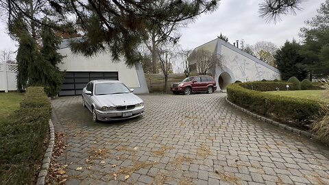 Frank Lloyd Wright-style Home on Todt Hill Designed by Charlie Azzue