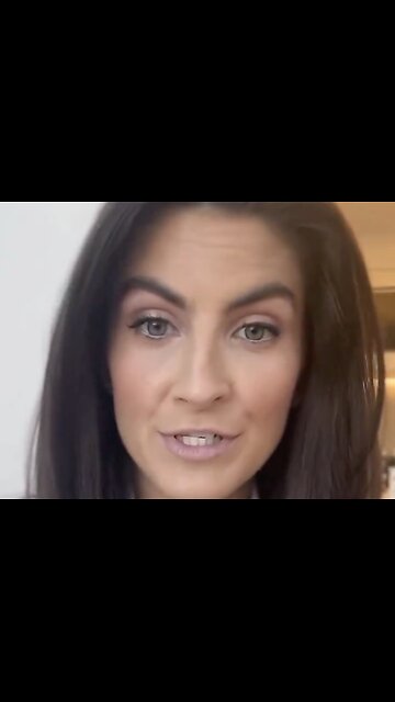 Kaitlan Collins has a meltdown over Trump displaying his mugshot outside the Oval Office