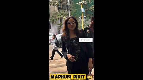 Bollywood Actress Madhuri Dixit Spotted at Salon In Bandra 🔥🌹❤️