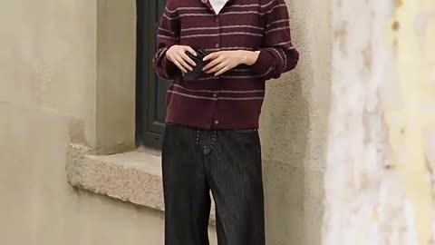 Stylish Women's Cozy Striped Cardigan Made from Soft Knit for Casual and Chic Outfits