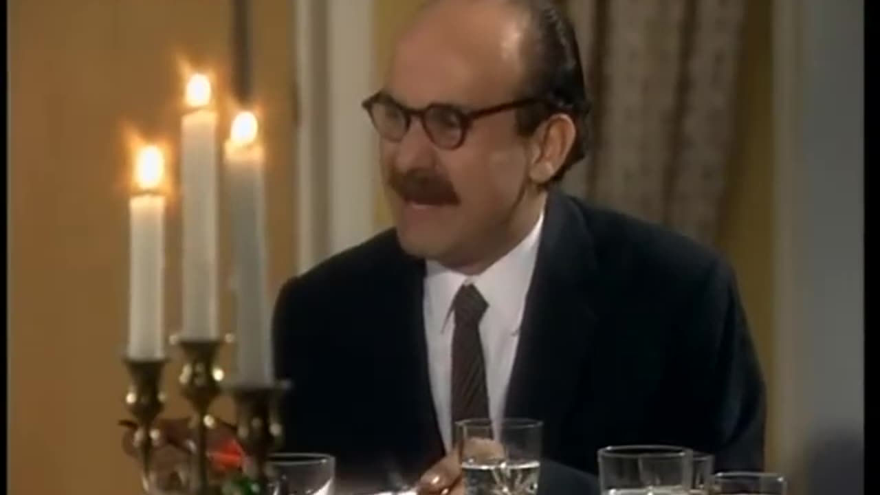 OI ΑΠΑΡΑΔΕΚΤΟΙ - ΕΠΕΙΣΟΔΙΟ 11 - Είμαι εγώ γυναίκα φίνα... ντερμπεντέρισα (27-11-1991)