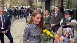 Heartwarming Moment Princess Catherine Runs Over to Receive Flowers ❤️