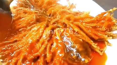 Most unique alien fish frying technique
