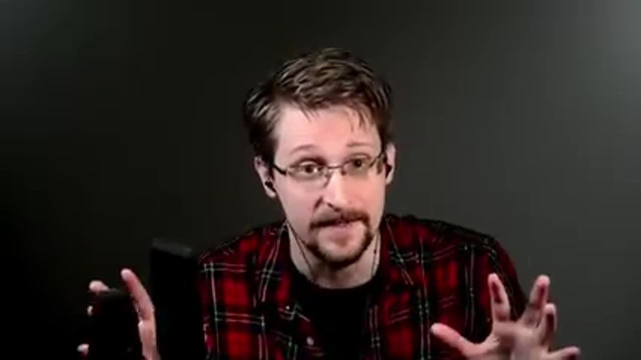 When Edward Snowden Realized Government Spying Had Gone Too Far _ Joe Rogan