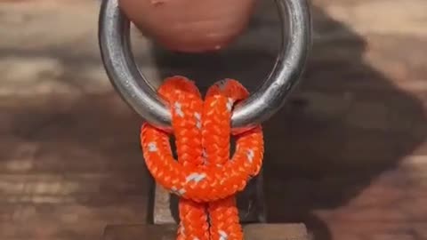 Simple life hack: how to tie a secure knot around a strong ring! 🚗🔗but don’t forget a strong rope! 💪