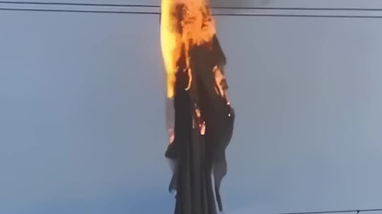 How Do They Clean Power Lines?! WATCH THIS 🤯