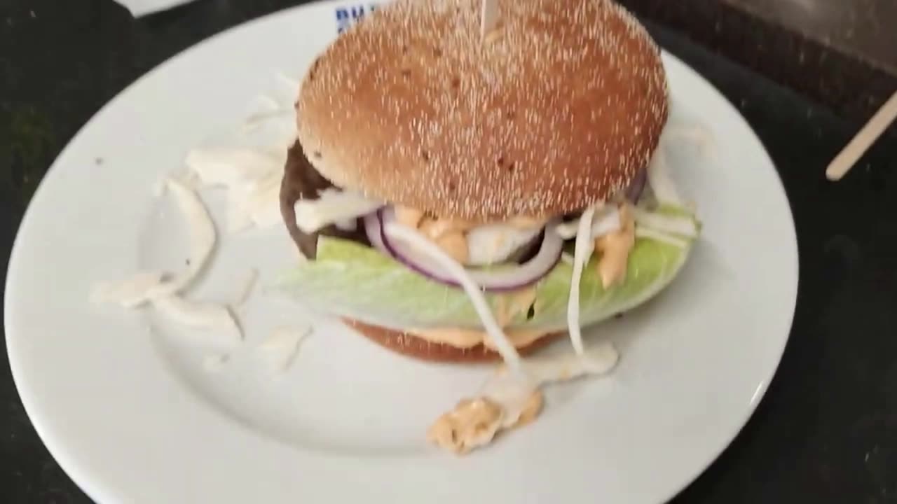 Biltema hamburgare är jättegod. 49 kronor