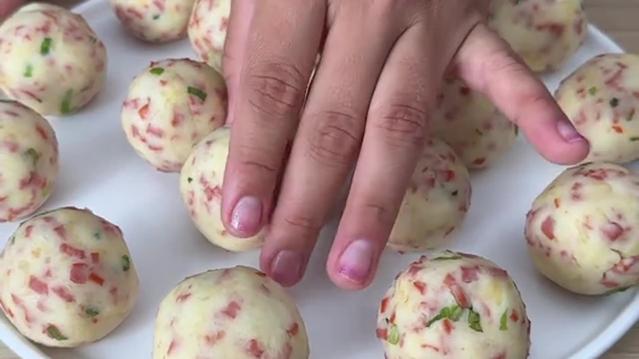 Bolinho de Batata e Salsicha