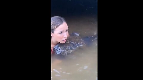 FRIGHTENING! Takes a lot of courage to CATCH A FISH THIS BIG with your hands