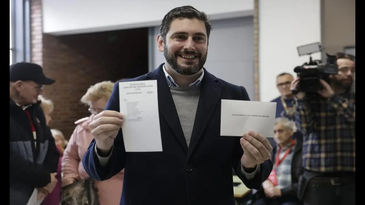 1.- El candidato Nolasco ejerce su derecho al voto en Teruel