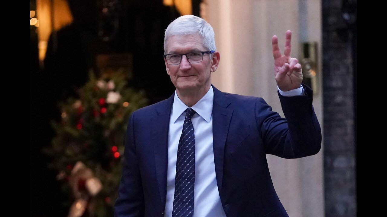 Apple’s Tim Cook Donating $1 Million Of His Own Money To Trump Inauguration