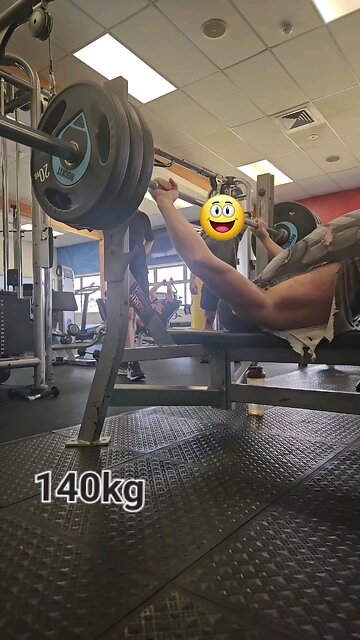 140kg benched afer running 22ks