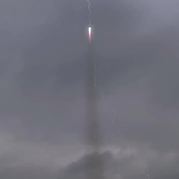 Rocket gets struck by lightning and keeps going