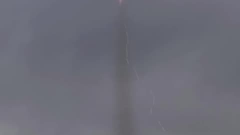 Rocket gets struck by lightning and keeps going