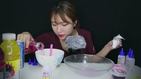 Making Slime Monster by watching Soyi when she's depressed 