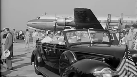 PRESIDENT OF PHILIPP... - PRESIDENT OF PHILIPPINE REPUBLIC ELPIDIO QUIRINO ARRIVES AT - 111-adc-7584