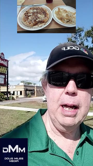 SUZ AND DOUG REVIEW WAFFLE HOUSE CINAMMON CRUNCH WAFFLE!