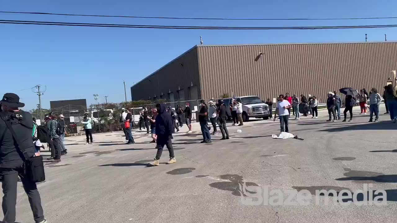 🚨 WTF?! Leftists are shouting "SHOOT ICE!" and "SHOOT THE F-CKERS!" at the ICE