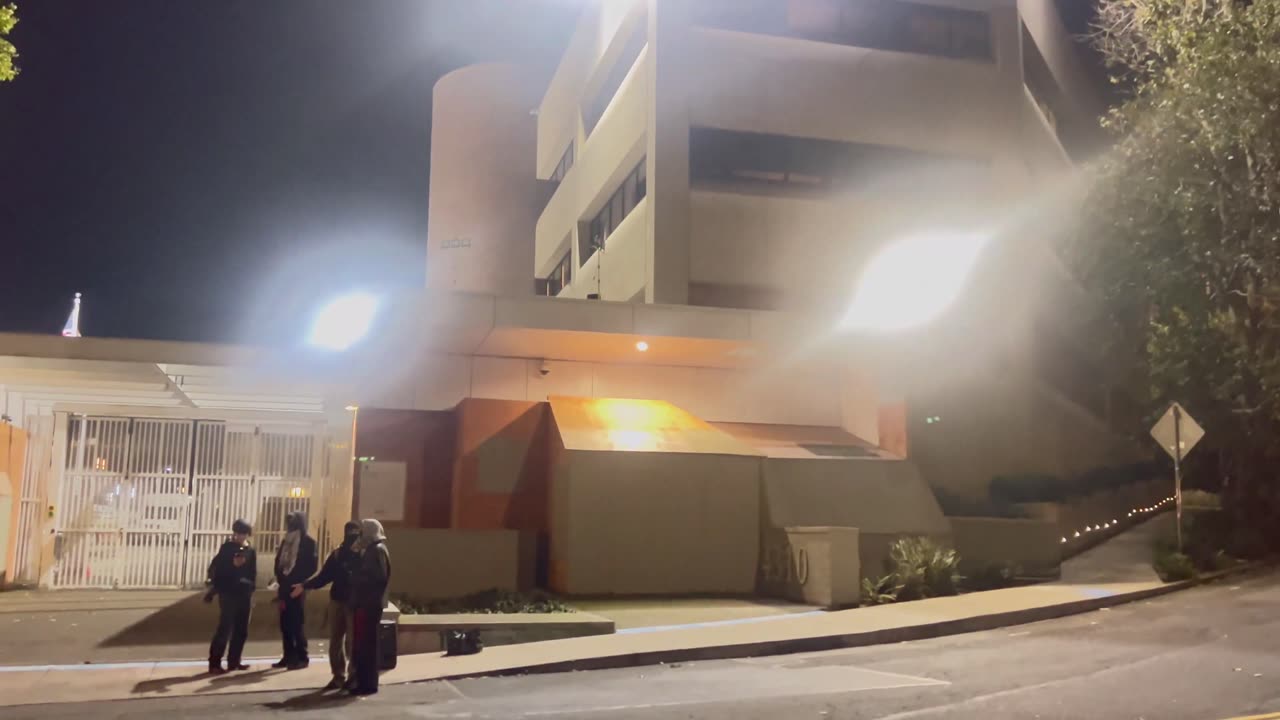 Someone is pointing a laser at the ICE detention center.