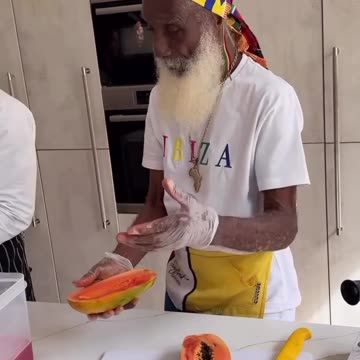 Papaya Seeds Are Parasite Magnets