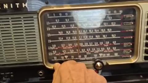 OLD Radio plugs into itself? To work on Batteries?