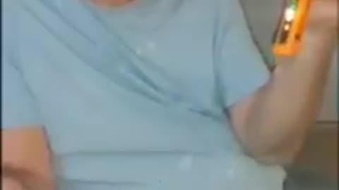 Reminder： never use phones and tablets when they are plugged in!!!