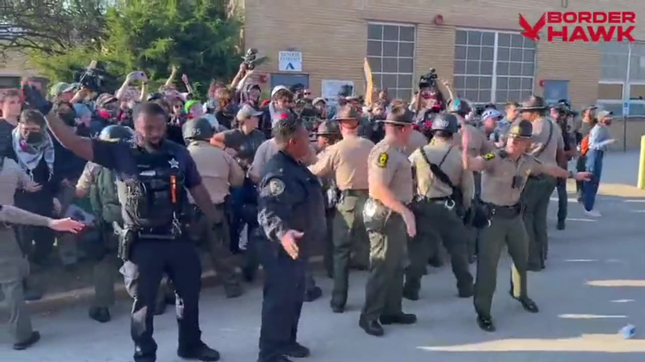 Antifa gets an early start scrapping with police at ICE Broadview facility.