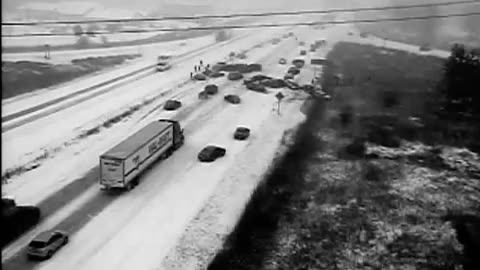 40-vehicle pileup caught on camera during Wisconsin snowstorm