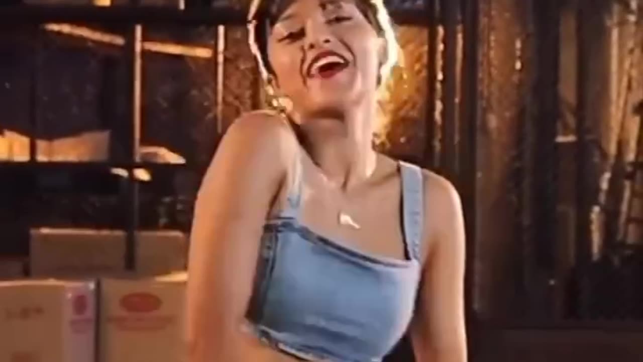 Yohani- The beautiful Singer with a Beautiful Voice