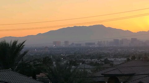 Did you see tonight's Las Vegas sunset? Check this out! 01.30.2025 #follow #lasvegas #weather