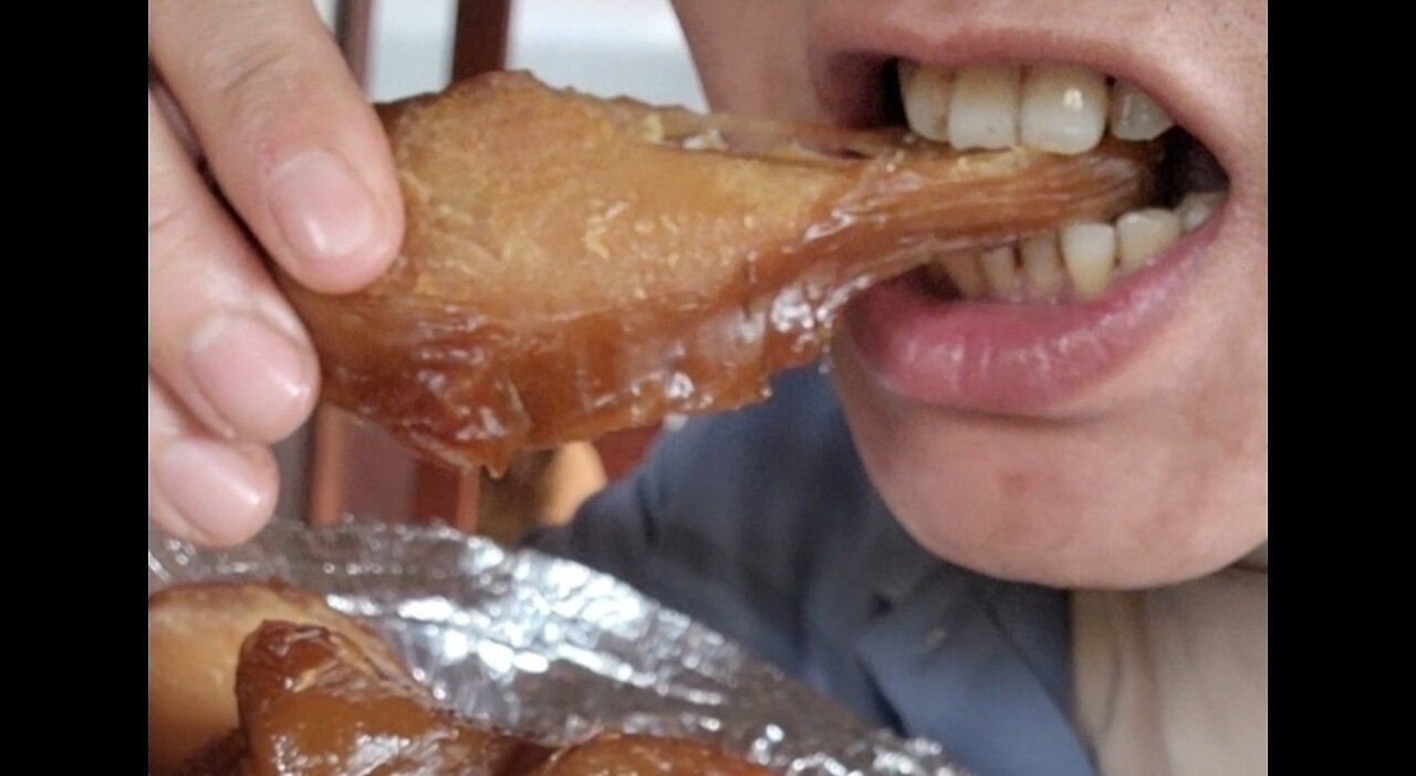 ASMR Mukbang special honey cake • OanhVN