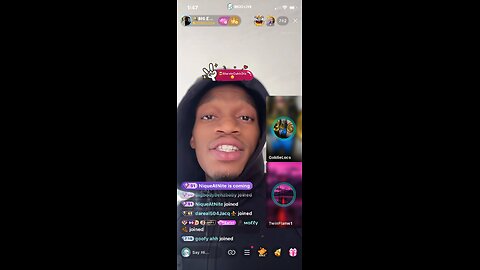 Earl tells his side of events last night from mocha , no cap and 21 👀