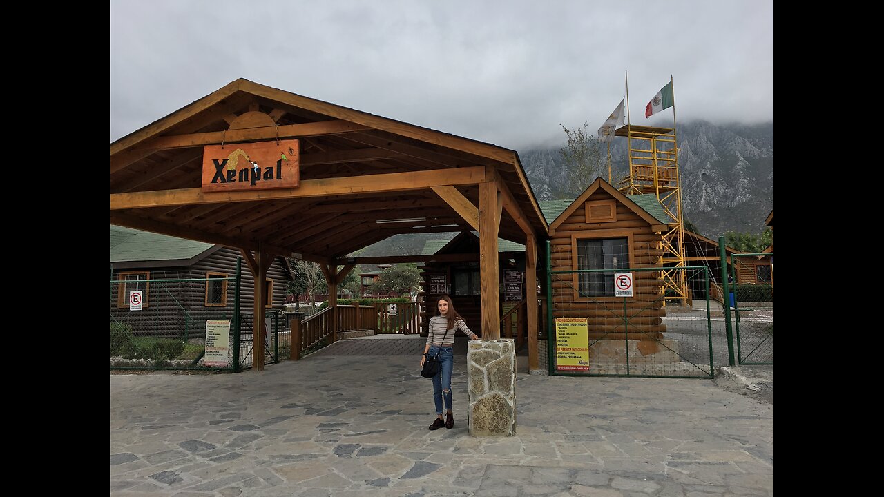 Xenpal Zoo, Safari, & Ziplines 7 long (Garcia, Nuevo Leon, Mexico)