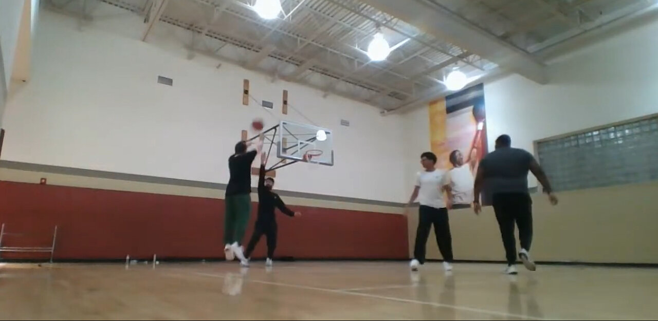 LA Fitness Hoops Wedesday Night